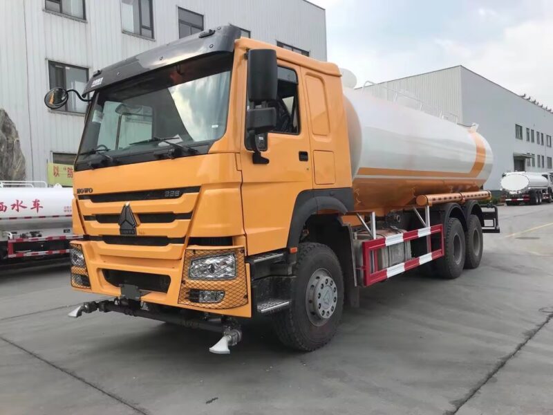 Sinotruk HOWO 10000 Liter Water Tank Truck Price Stainless Steel Water Tank Truck – Image 2