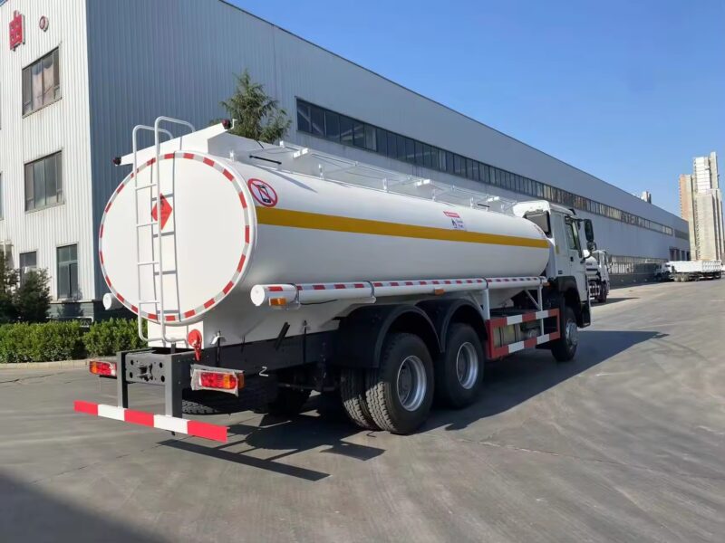 howo fuel tanker truck with 25000L fuel storage tanker – Image 2