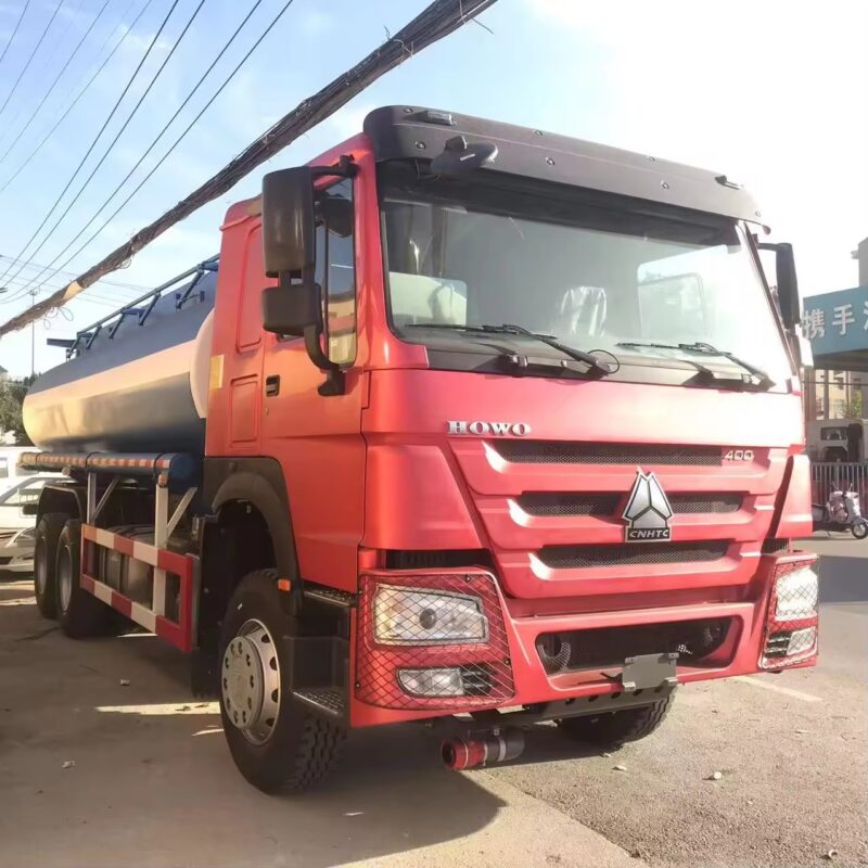 Sinotruk HOWO 20000 Liters 6000 Gallon Diesel Oil Transporter Capacity Fuel Tank Tanker refueling Truck for Sale – Image 2