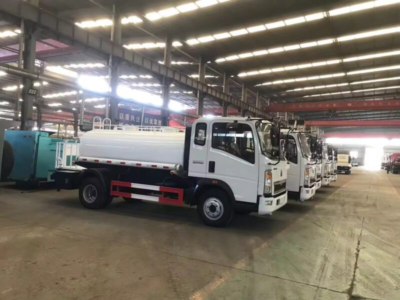 sinotruk howo homan Factory Direct Price 3 4 5 cbm drinking Water Tank Light Truck On Sale - Imagen 4