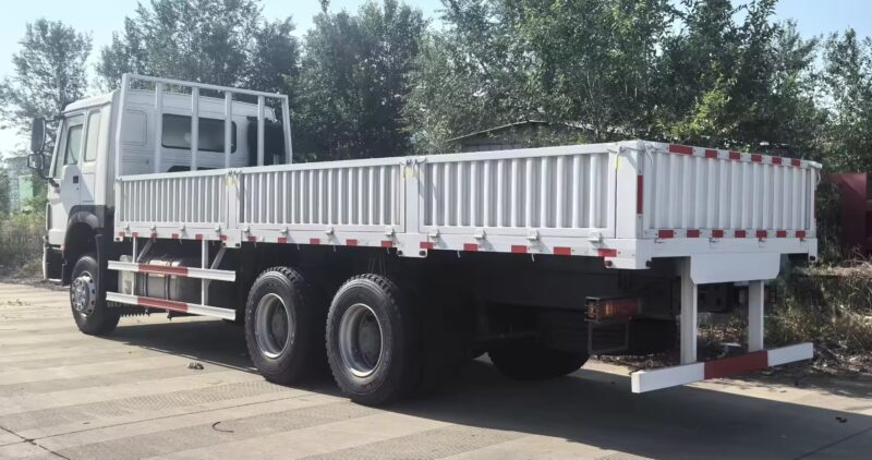 Sinotruk howo 4x4 6x6 all drive lorry cargo trucks price – Image 4