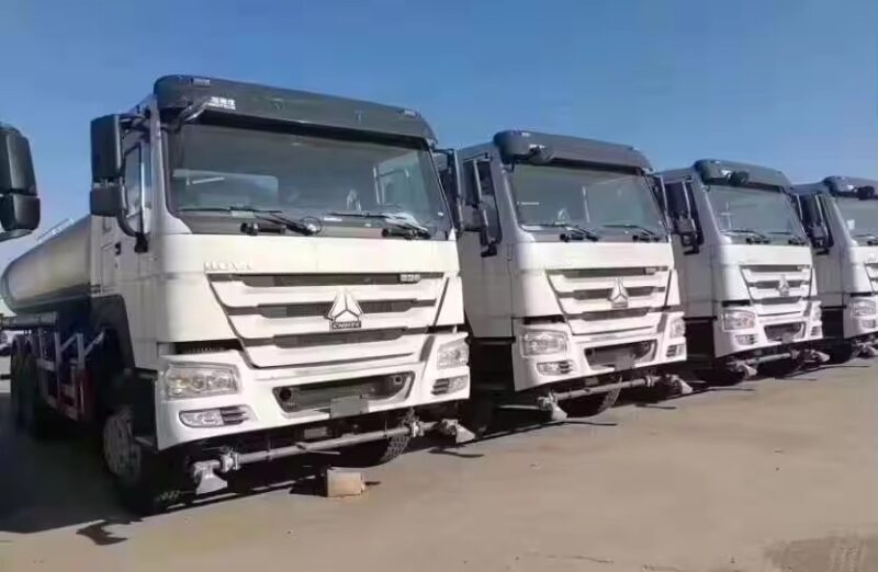 Kunda Sinotruk Howo Water Tanker Truck 25Cmb 6x4 371 336 290hp 20m3 water spray bowser tanker sprinkler tank truck – Image 5