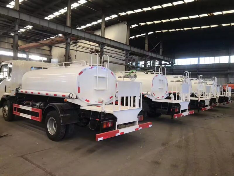 sinotruk howo homan Factory Direct Price 3 4 5 cbm drinking Water Tank Light Truck On Sale - Imagen 5