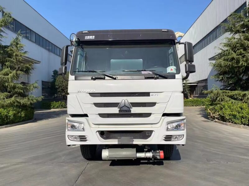 40000 Litre Fuel Tank Truck Truck Fuel Tank Size Jet Fuel Truck for Sale with HOWO 6X4 chassis – Image 5