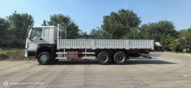 340hp Sinotruk howo 6x4 6x6 25ton cargo trucks for sale – Image 5