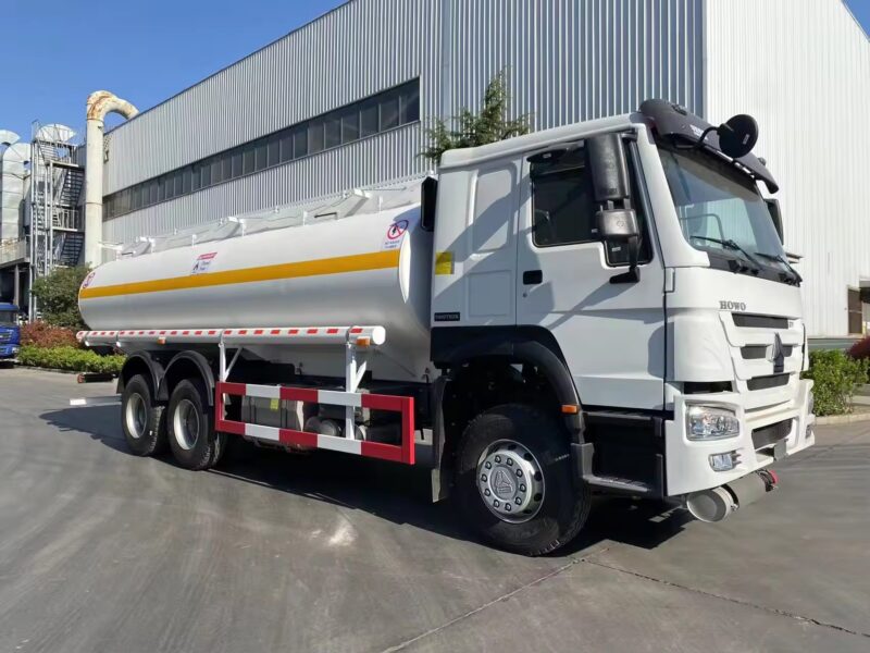 howo fuel tanker truck with 25000L fuel storage tanker – Image 6